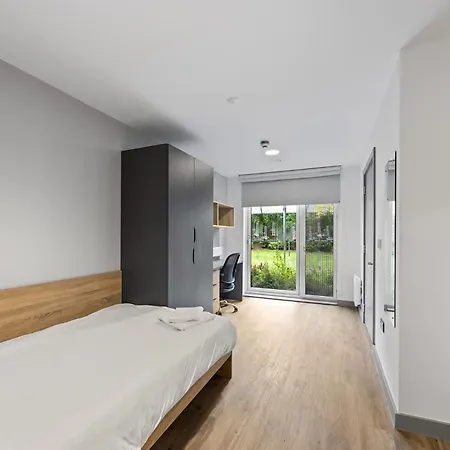 With Ensuite Bathroom Near * Cork