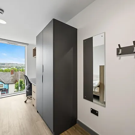With Ensuite Bathroom Near בית נופש *