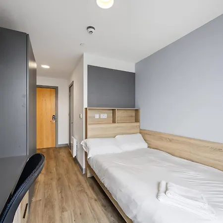 With Ensuite Bathroom Near *
